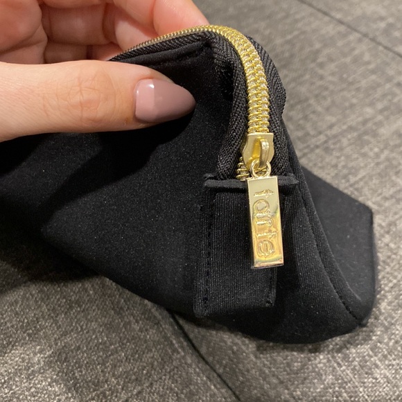 Tarte large makeup bag - Picture 2 of 6